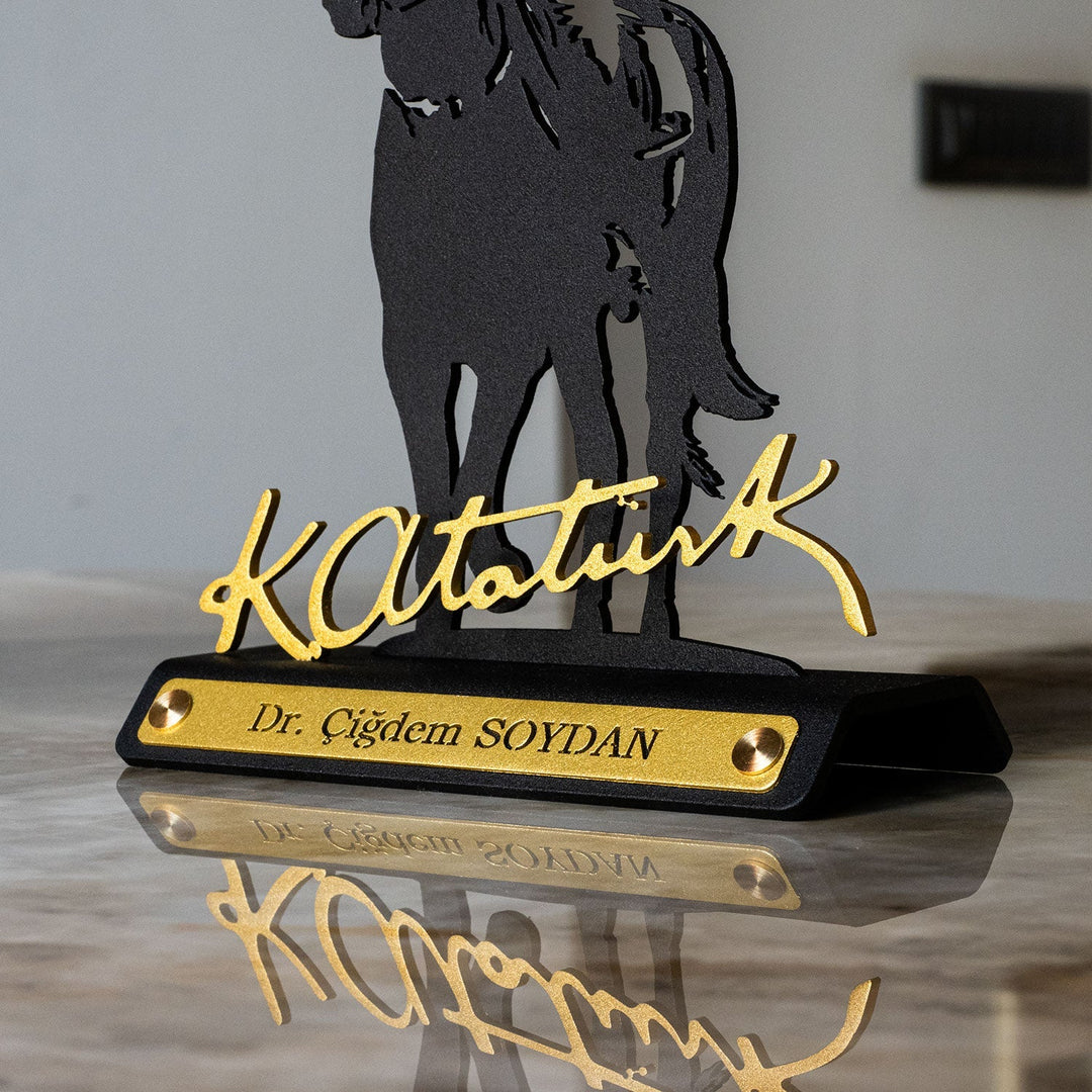 Kişiye Özel Masaüstü Bayraklı Atatürk - APH233