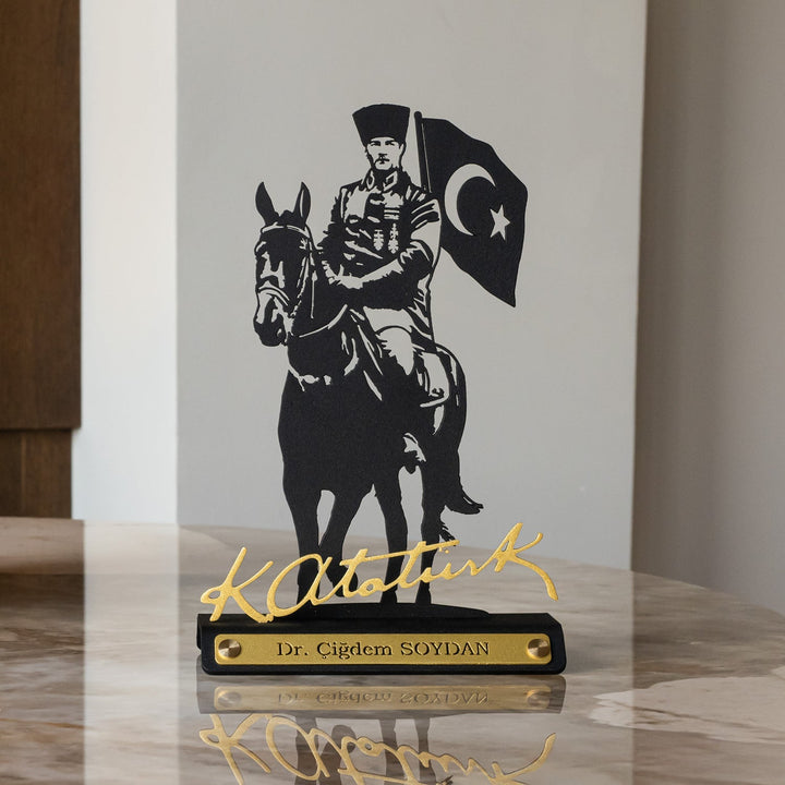 Kişiye Özel Masaüstü Bayraklı Atatürk - APH233