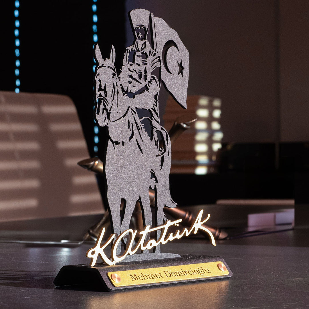 Kişiye Özel Masaüstü Bayraklı Atatürk - APH233