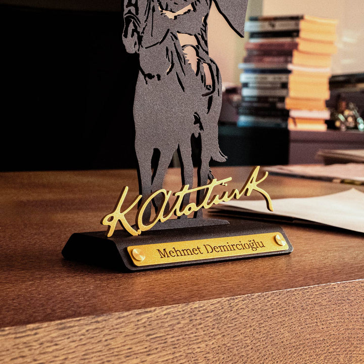 Kişiye Özel Masaüstü Bayraklı Atatürk - APH233