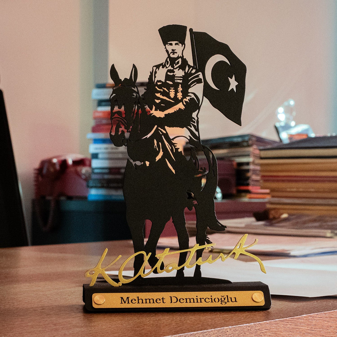 Kişiye Özel Masaüstü Bayraklı Atatürk - APH233
