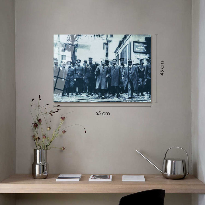 Atatürk Samsun’da Şehri Gezerken Cam Tablo - ATC007