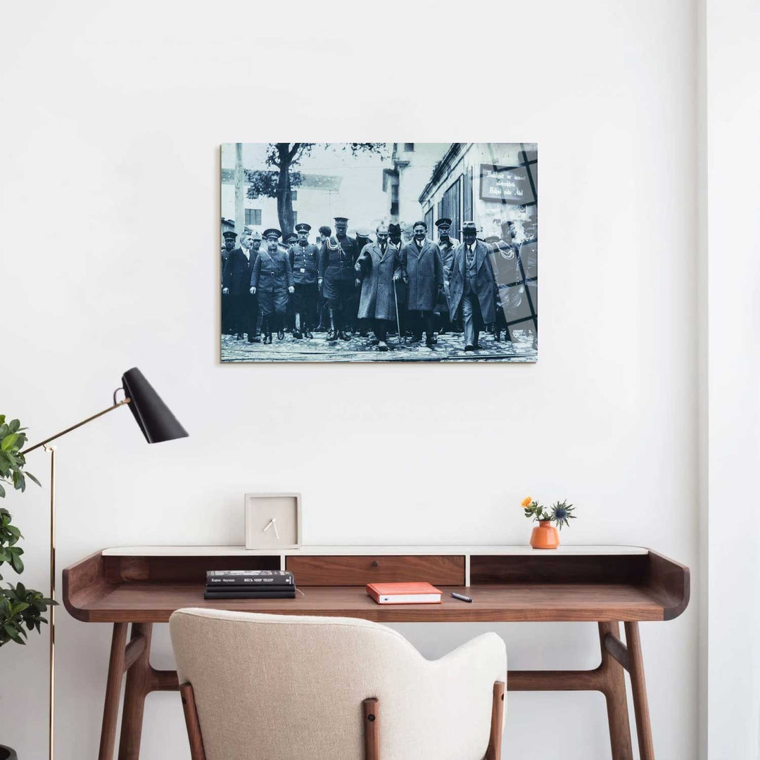 Atatürk Samsun’da Şehri Gezerken Cam Tablo - ATC007