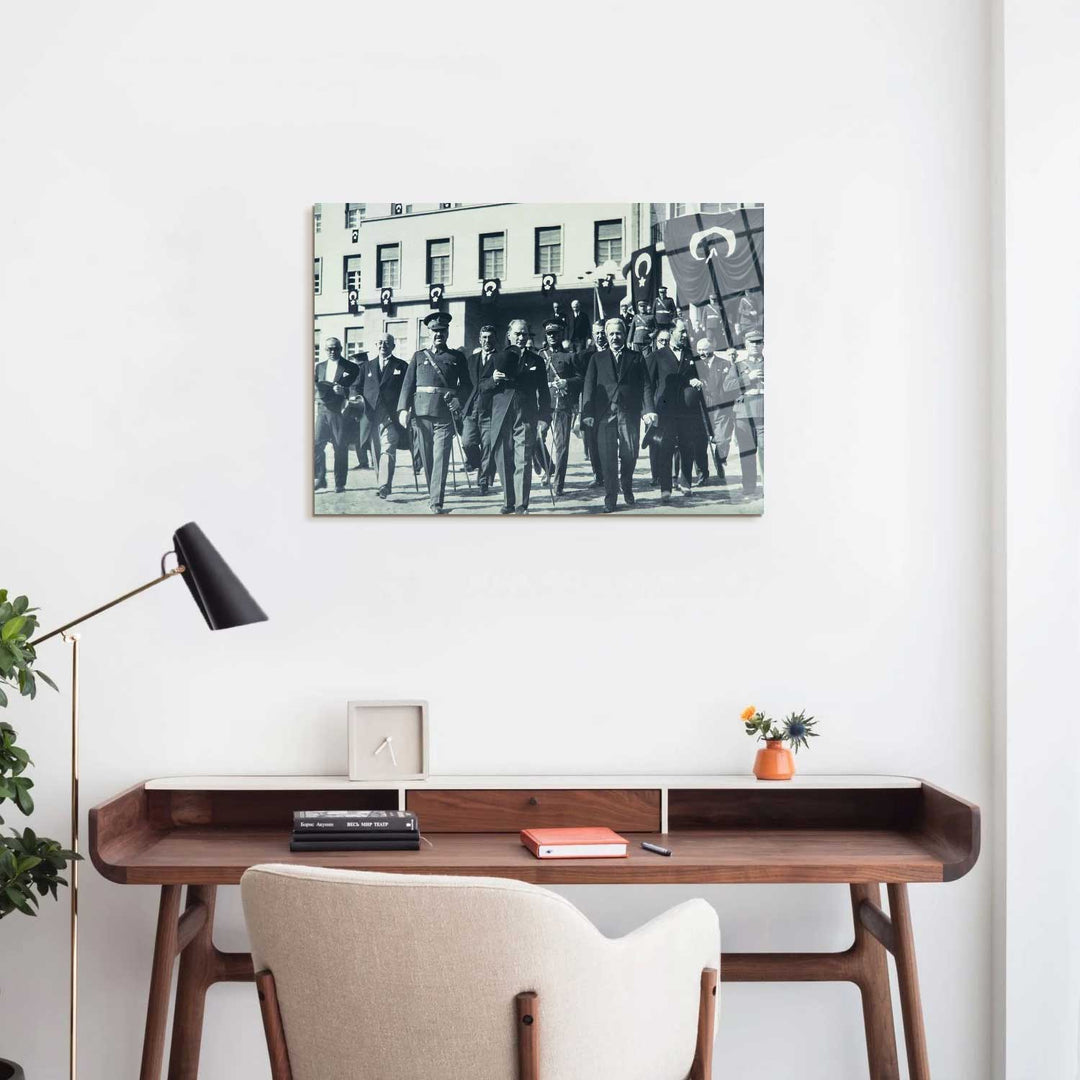 Atatürk Genelkurmay ve Milli Savunma Bakanlığı Binasının Hizmete Açılış Töreninde Cam Tablo - ATC012