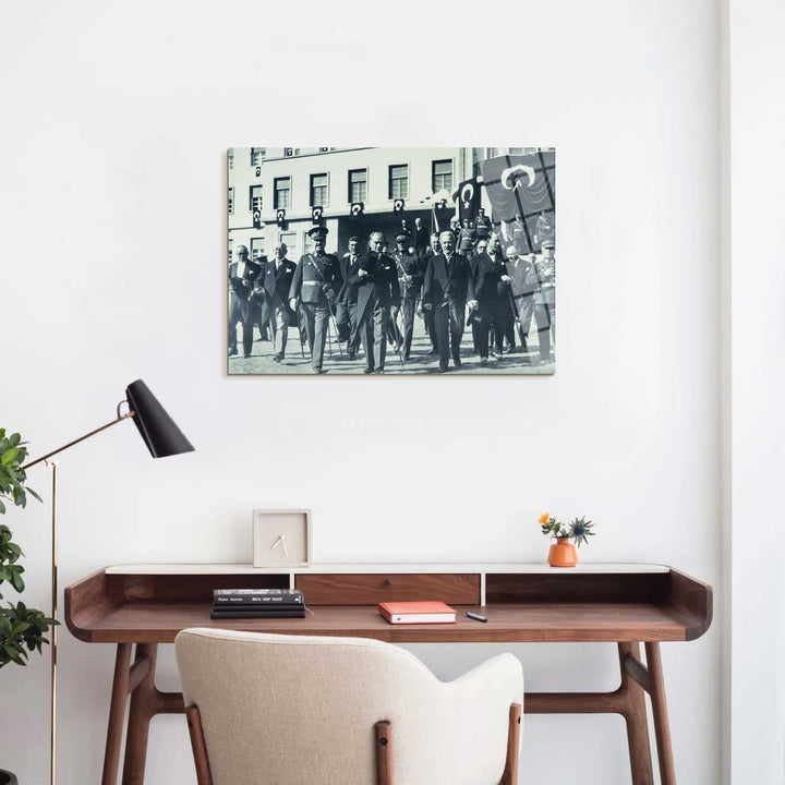 Atatürk Genelkurmay ve Milli Savunma Bakanlığı Binasının Hizmete Açılış Töreninde Cam Tablo - ATC012