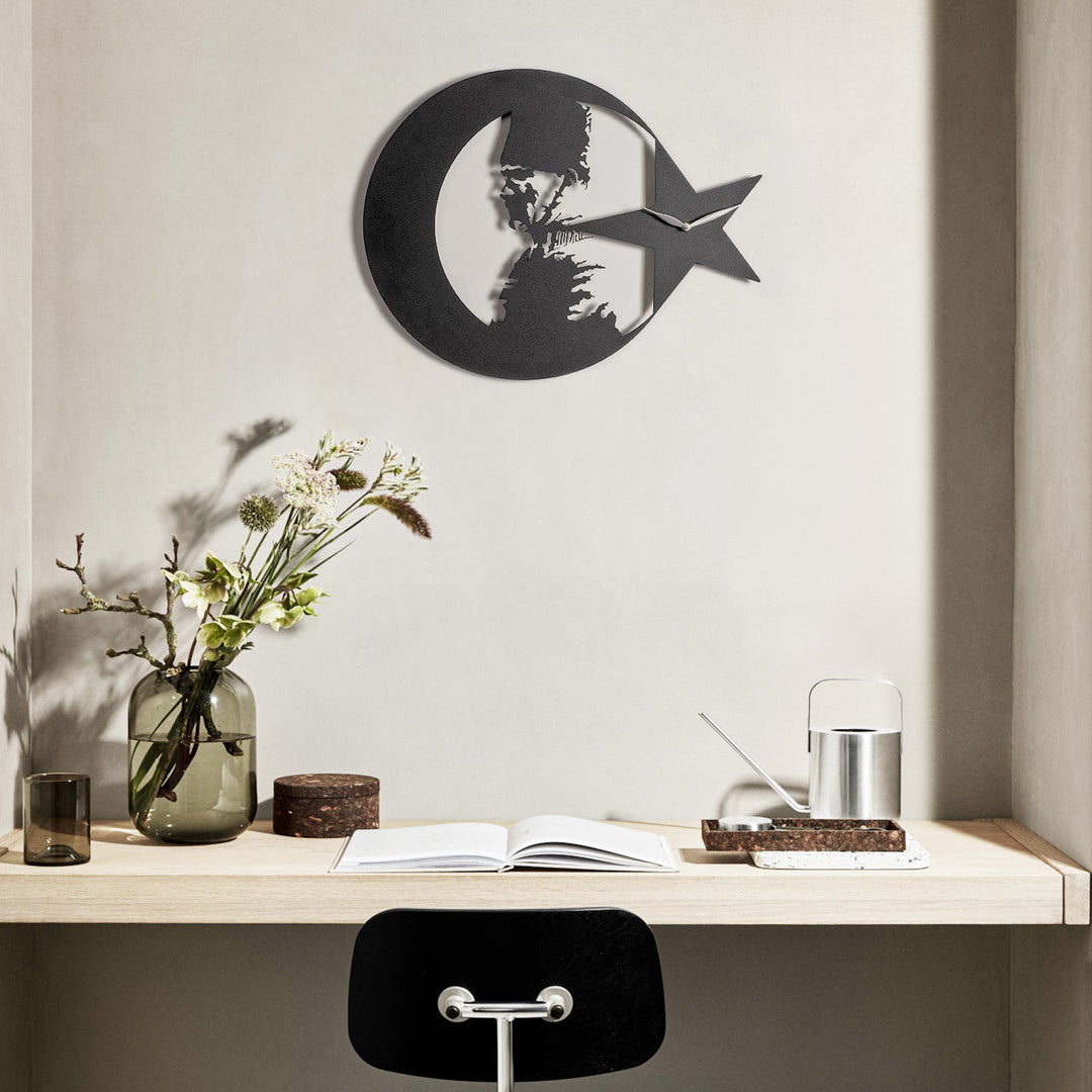 Ay ve Yıldız Metal Duvar Saati - APS136