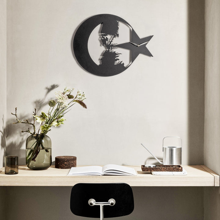Ay ve Yıldız Metal Duvar Saati - APS136